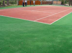Штучна трава для тенісних кортів та спортивних майданчиків