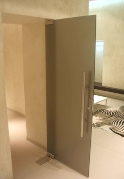 стеклянные двери